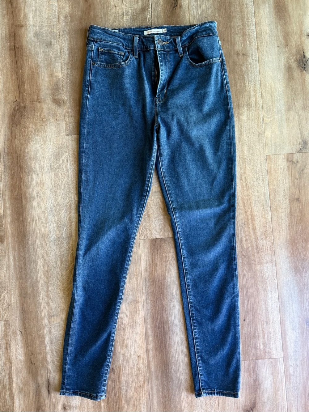 Levi's Women's Skinny Jeans in Dark Blue Denim